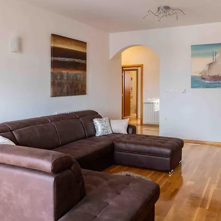 Villa Zadar, Martinova House With Swimming Pool