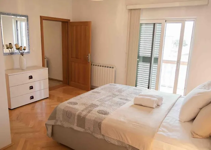 Zadar, Martinova House With Swimming Pool Вилла Затон